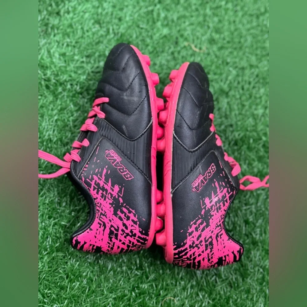 Brava Soccer Girls Black and Pink Athletic‎ Shoes Size 1D